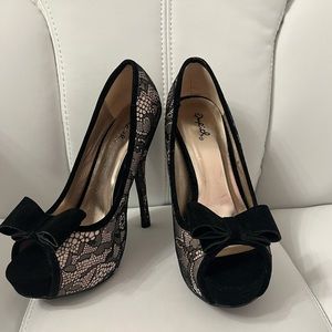Qupid Peep Toe High Heels, Blush/Blk, Size: 7.5